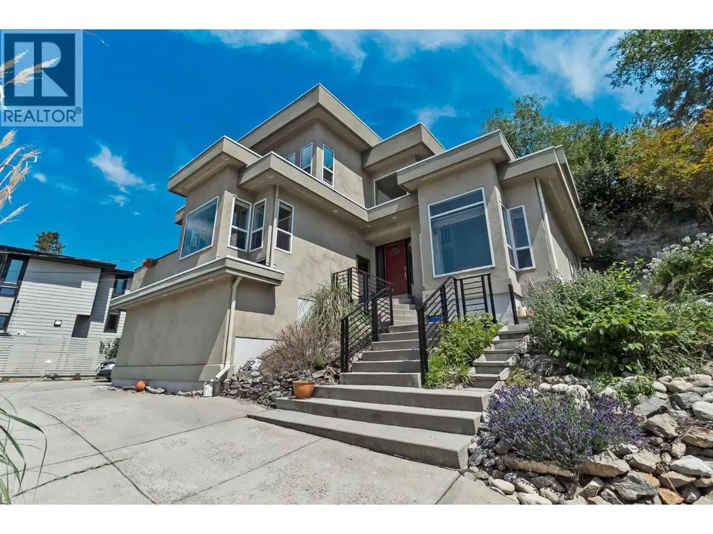 712 Creekside Road, Penticton